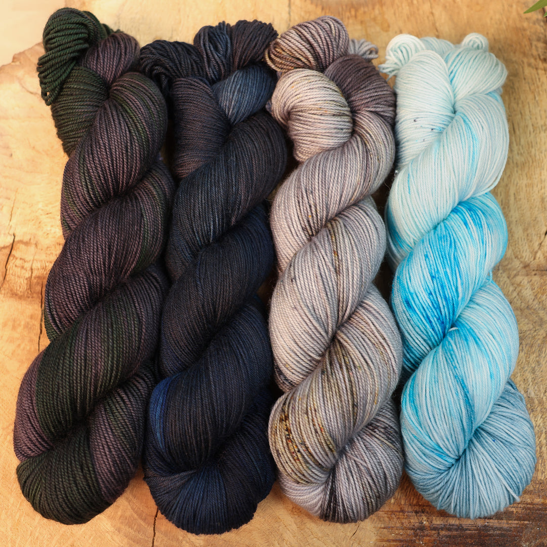 Voidbane Cowl & Mitts Crochet Kit