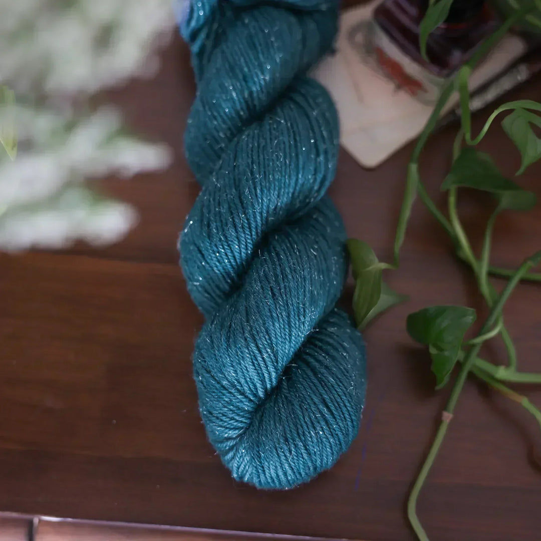 Knitting with Sparkle Yarn: How to Work with Stellina & Glitter Thread