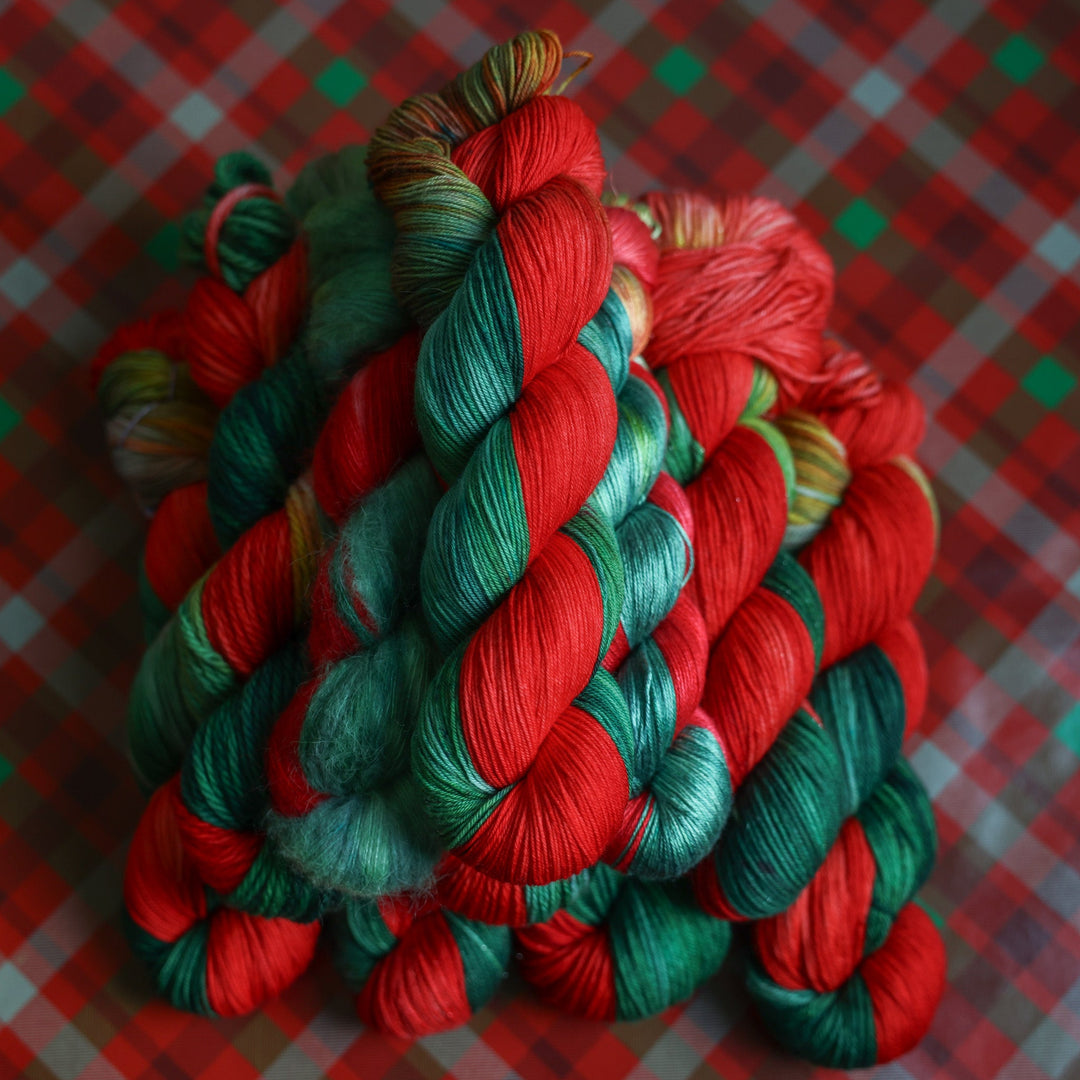 🎁 Holiday Hoopla (100% off)